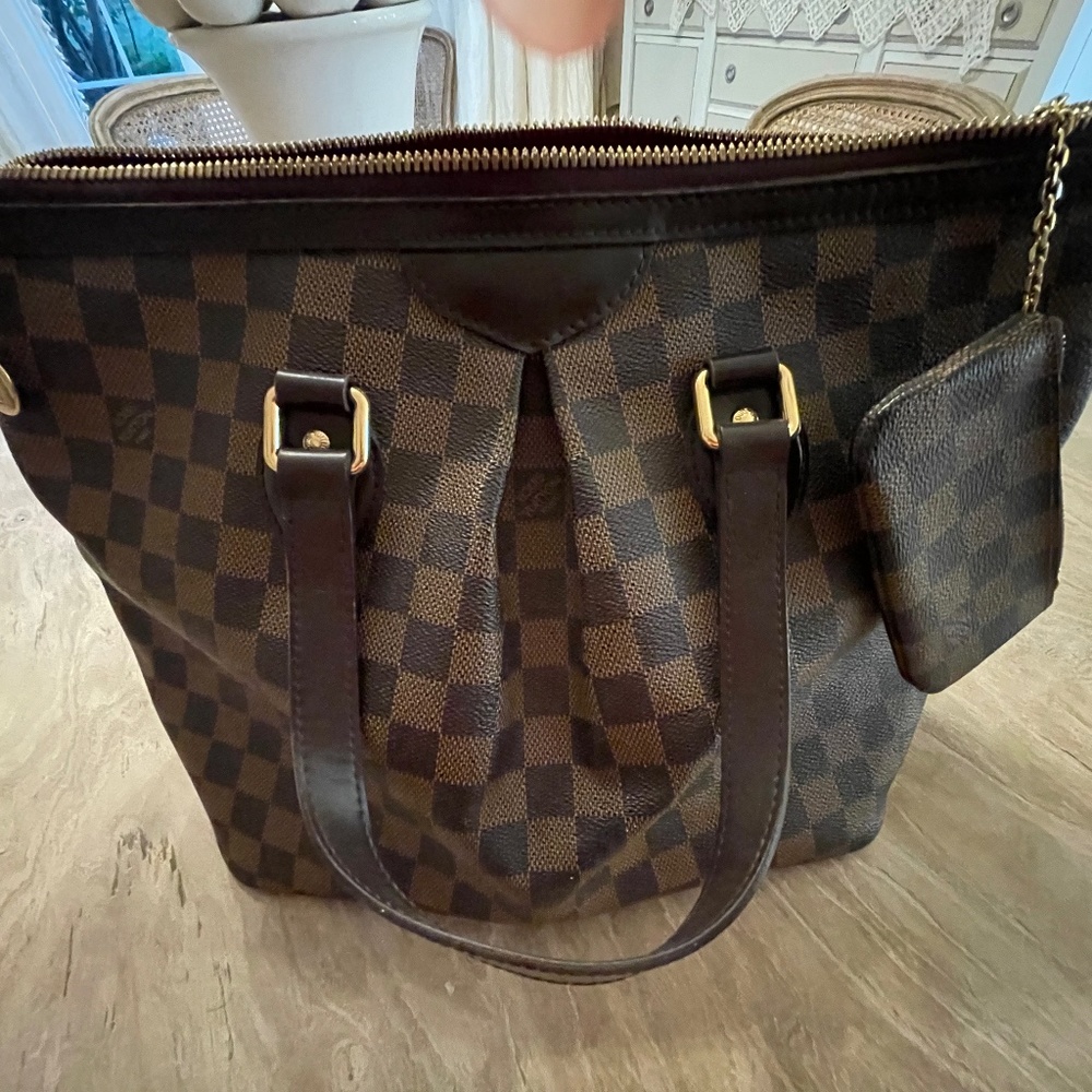 Authentic Louis Vuitton Palermo